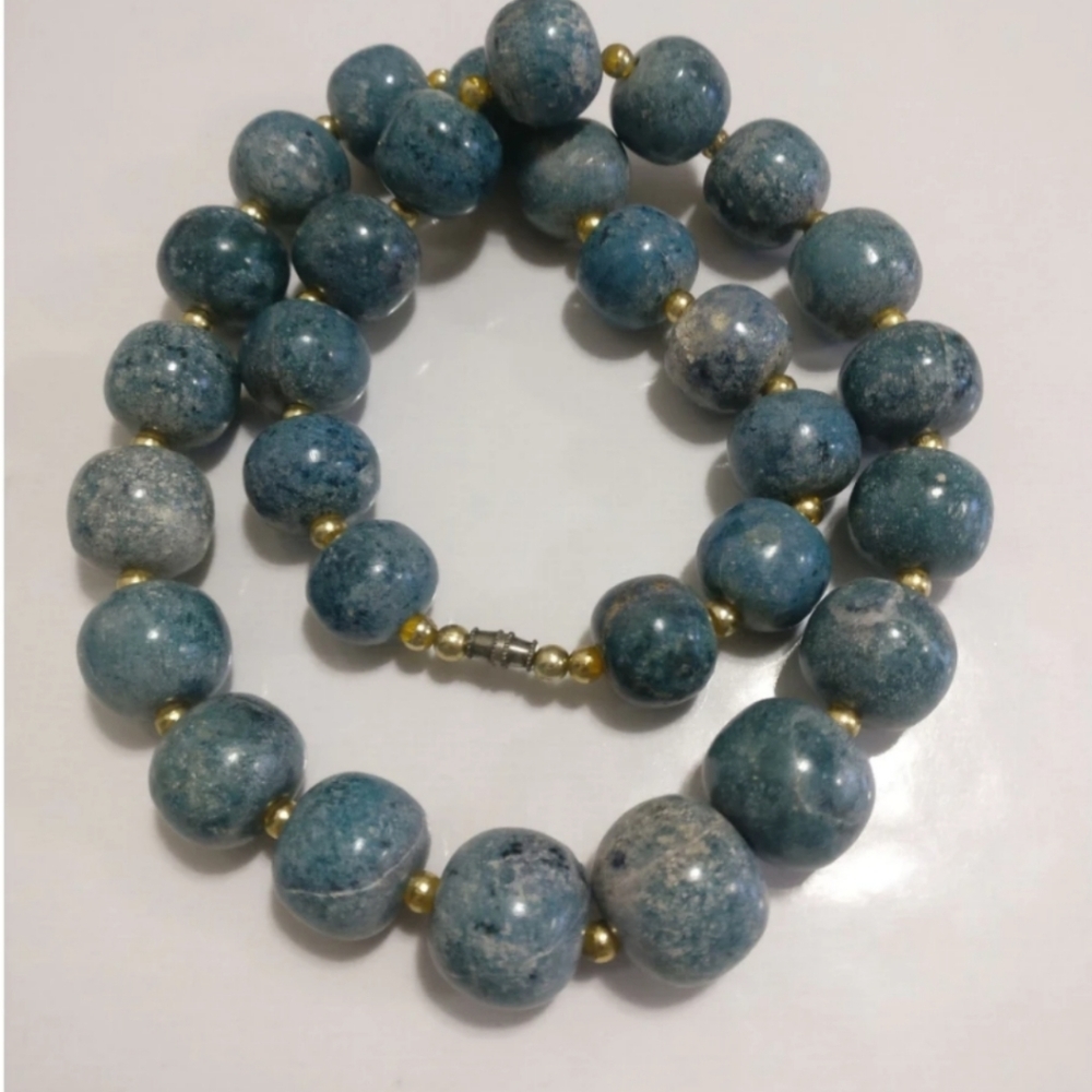 🇨🇦 Vintage Genuine Sodalite necklace